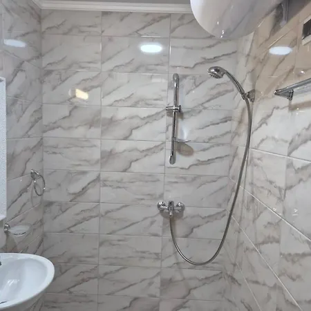 Marea Garden, - With Pool By Flat Mаnager ラヴダ